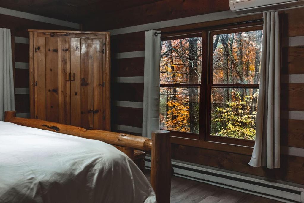 Deer Run Cabin At 36 North - Hot Tub Purlear Екстериор снимка