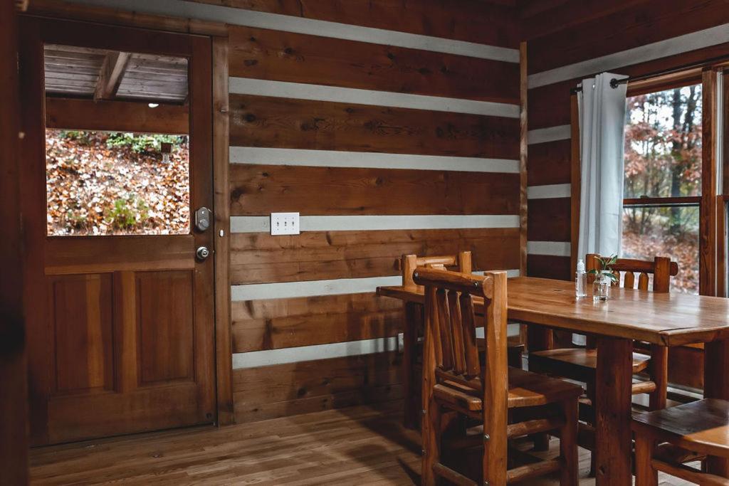 Deer Run Cabin At 36 North - Hot Tub Purlear Екстериор снимка